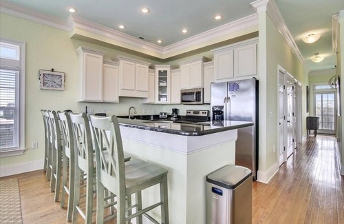 Inlet Harbour House | Key Lime Pie! 8 bed/7bath/3rd Row/Short Walk to Beach!