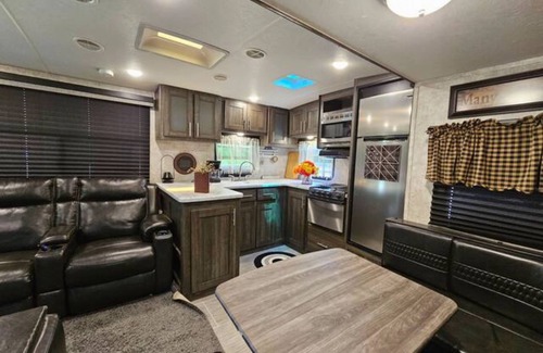 Monticello House | Key Lime Resorts - Unit #1 RV Retreat Villa