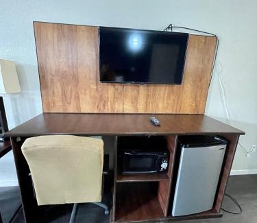 Roanoke Hotel | Key West Inn - Roanoke