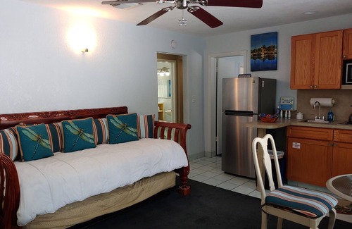White Street Gallery District Apartment | Key West Sunset Suite at Suite Dreams Inn