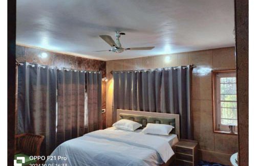 Srinagar House | KHAATTZ CURATED STAYs