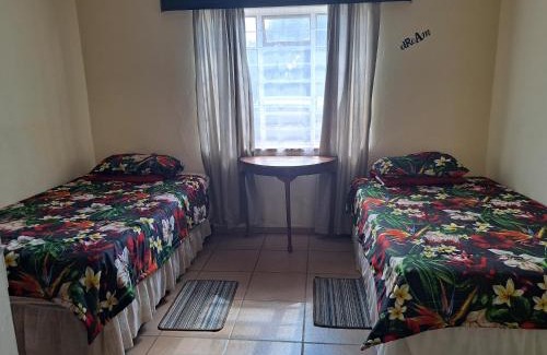 eNtokozweni House | KHAYA LANGA Guest House & Contractors Accommodation