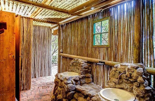 Yzerfontein Bed & Breakfast | Khwa ttu San Culture & Education Centre