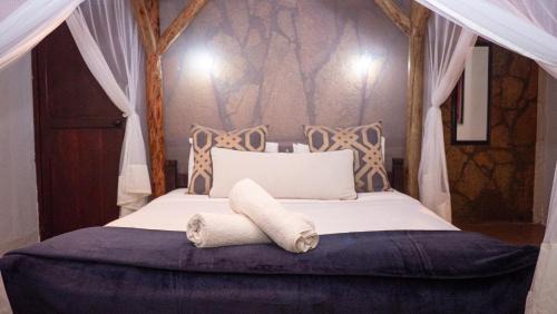 Lusaka Province Cabin | Kiambi Safaris Lodge