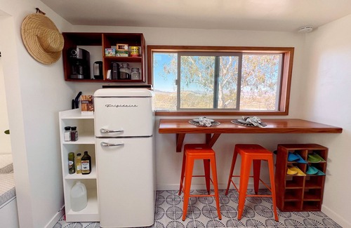 Landers House | Kick back at The Easy Does It Ranch - fast internet