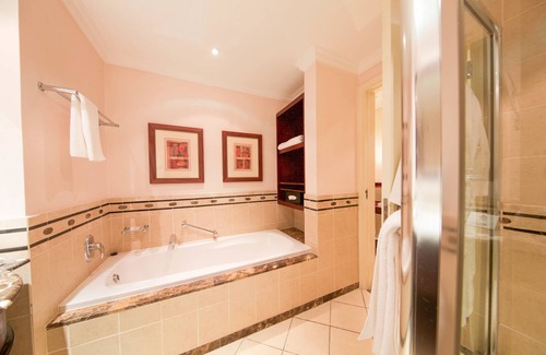 Kigali Hotel | Kigali Serena Hotel