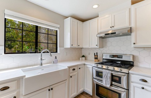 Redding House | Kildare Place | Cozy Comfortable Peaceful