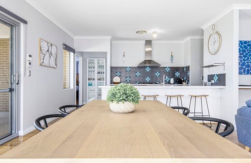 Dunsborough House | Killarney Retreat - Dunsborough