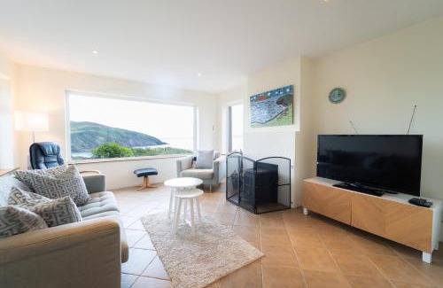 Bothar Bui House | Kilmurry Cottage - Superb Views