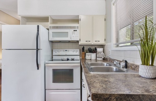 Kimberling City Hotel | Kimberling Cove C8