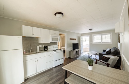 Kimberling City Hotel | Kimberling Cove D1