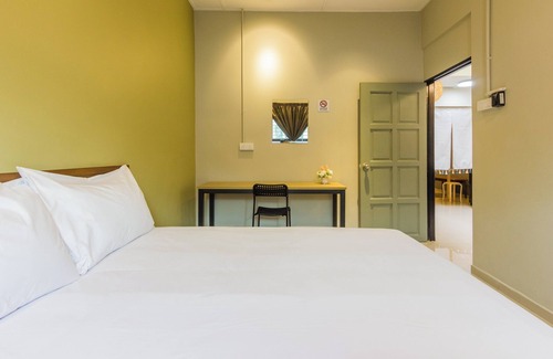 Central Seberang Perai Hotel | Kimsar 3BR Family Inn by uBook