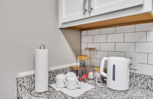 Durham Apartment | King 2BR Suite in Research Triangle Park