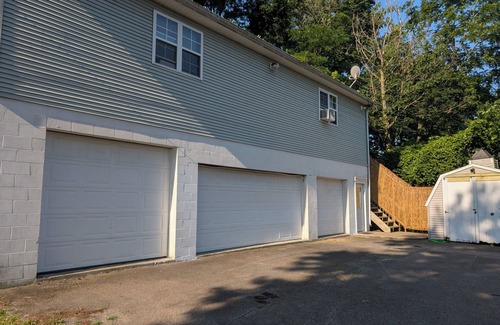 Mansfield Apartment | king Bed & a Sofa Queen bed Center of Mansfield