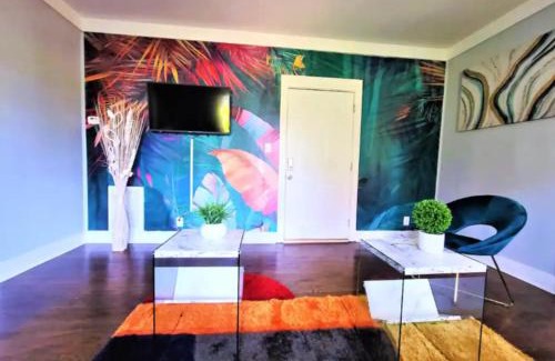 Decatur Apartment | King bed and Queen Sofa bed/room TV Wifi