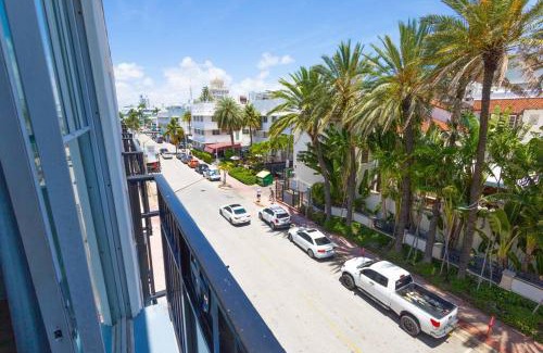 South Beach Apartment | King Bed-Apt with Rooftop Pool-Bar D303