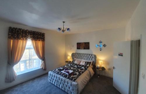 Morley House | king Bed Premium luxury suite + Free Parking + Free Fast WiFi