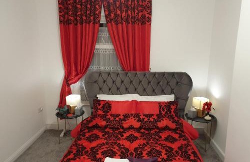 Morley House | king Bed Premium luxury suite + Free Parking + Free Fast WiFi