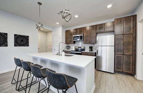 Fishers Apartment | KING BED/QUEEN BED - 2BED/2BTH