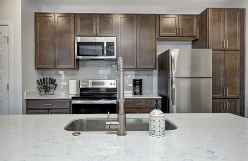 Fishers Apartment | KING BED/QUEEN BED - 2BED/2BTH