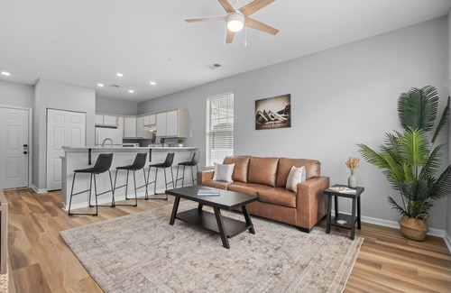 Carolina Forest Condo | King Bed - River Oaks Golf Club W/D, Pool, Hot Tub Clean!