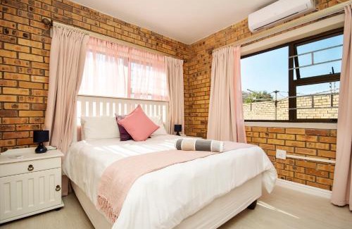 Bluewater Bay House | King Guest Lodge