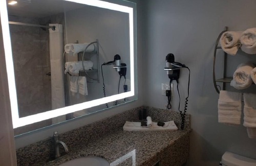 Henderson Hotel | King Non Smoking at Envi Boutique Hotel