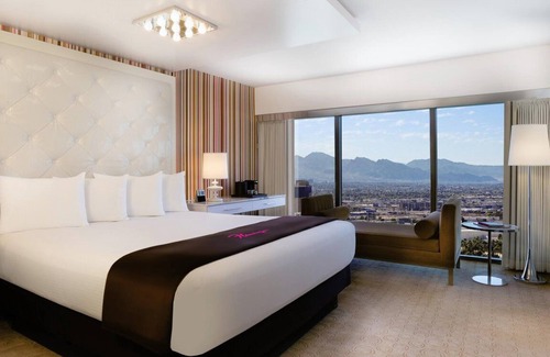 Las Vegas Strip Hotel | King Room at a Hotel