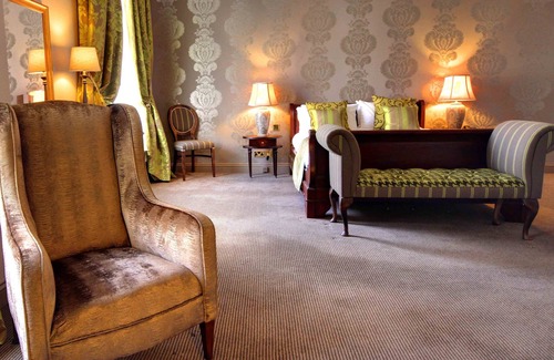Wimborne Hotel | King's Head Hotel by Greene King Inns