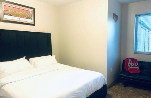 Uptown District Apartment | King Size with OSU Theme!