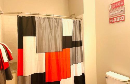 Uptown District Apartment | King Size with OSU Theme!