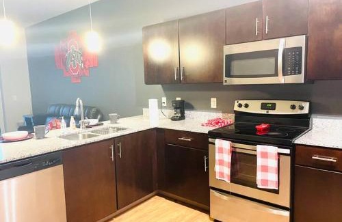 Uptown District Apartment | King Size with OSU Theme!