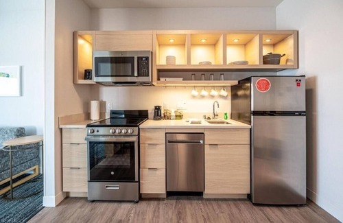 Las Vegas Apartment | King Studio Near Shadow Creek Golf Course LAS