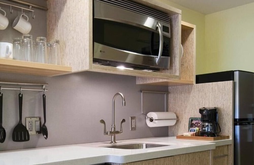 Winter Garden Apartment | King Studio Suite Near Speer Park ORL