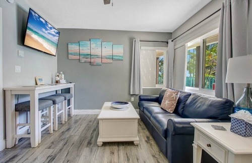 Bay Esplanade Condo | King Suite Condo with bath