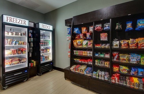 Rock Hill Condo | King Suite. Free Breakfast Buffet. Indoor Pool. Near Winthrop University!