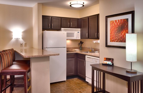 Peoria Condo | King Suite. Free Breakfast. Pool & Hot Tub. Great for Business Travelers!
