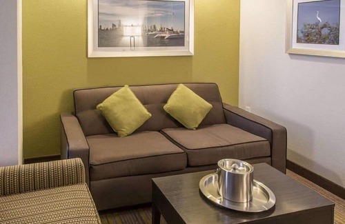 Miami Springs Apartment | King Suite Near Royal Movers Miami Broward