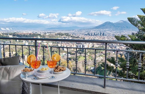 Arenella Apartment | King Suite with Panoramic Jacuzzi, Terrace, Kitchen, and 2 Bedrooms