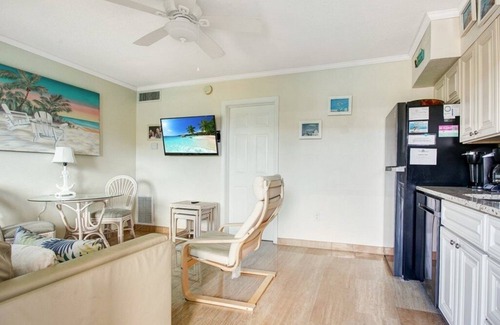 Bay Esplanade Condo | King Suite with water view