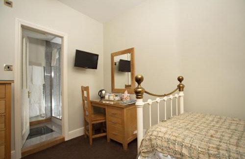 Giggleswick Bed & Breakfast | King William Guest House