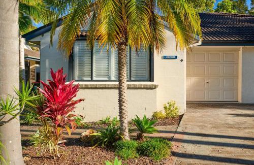 Black Head Apartment | Kingfisher Apartment