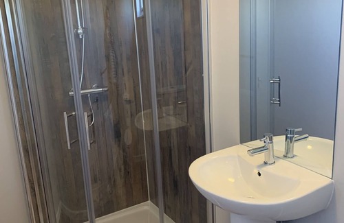 Boston Cabin | Kingfisher Lodge - Lake VIew