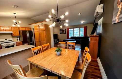 Proctor House | Kingsbury Creek Vacation Home