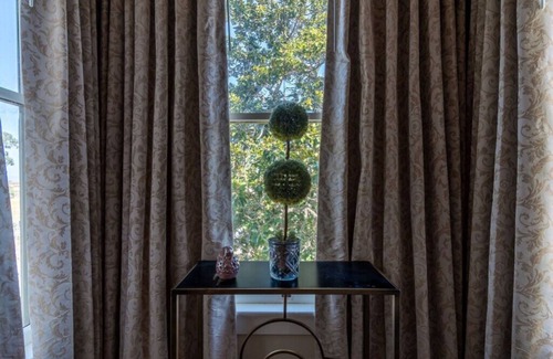 Salinas House | KINGSUITE in Mansion Mins to Beach Monterey Carmel