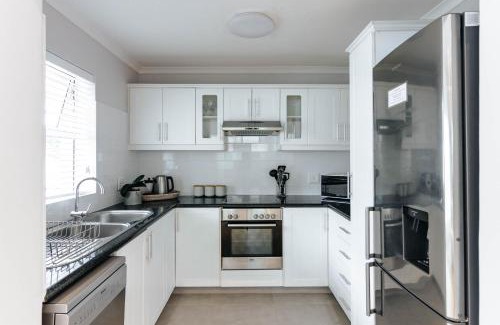 George Apartment | Kingswood Manor No.17