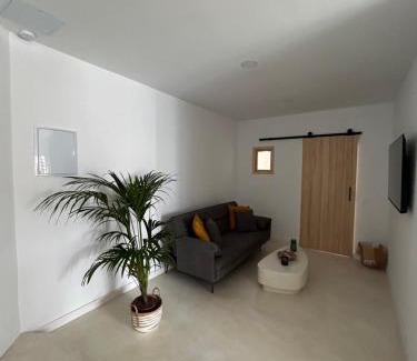 Montana Roja Apartment | Kira Suite