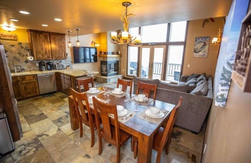 Kirkwood Cabin | Kirkwood Mountainside Cabin & Cottage, Deck with Views, Walk to Lifts!