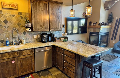 Kirkwood Cabin | Kirkwood Mountainside Cabin & Cottage, Deck with Views, Walk to Lifts!