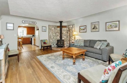 Angels Camp Cottage | Kismet Cottage Murphys; creek side tranquility!nn